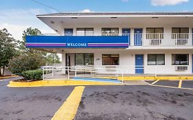 Motel 6 Birmingham Bessemer